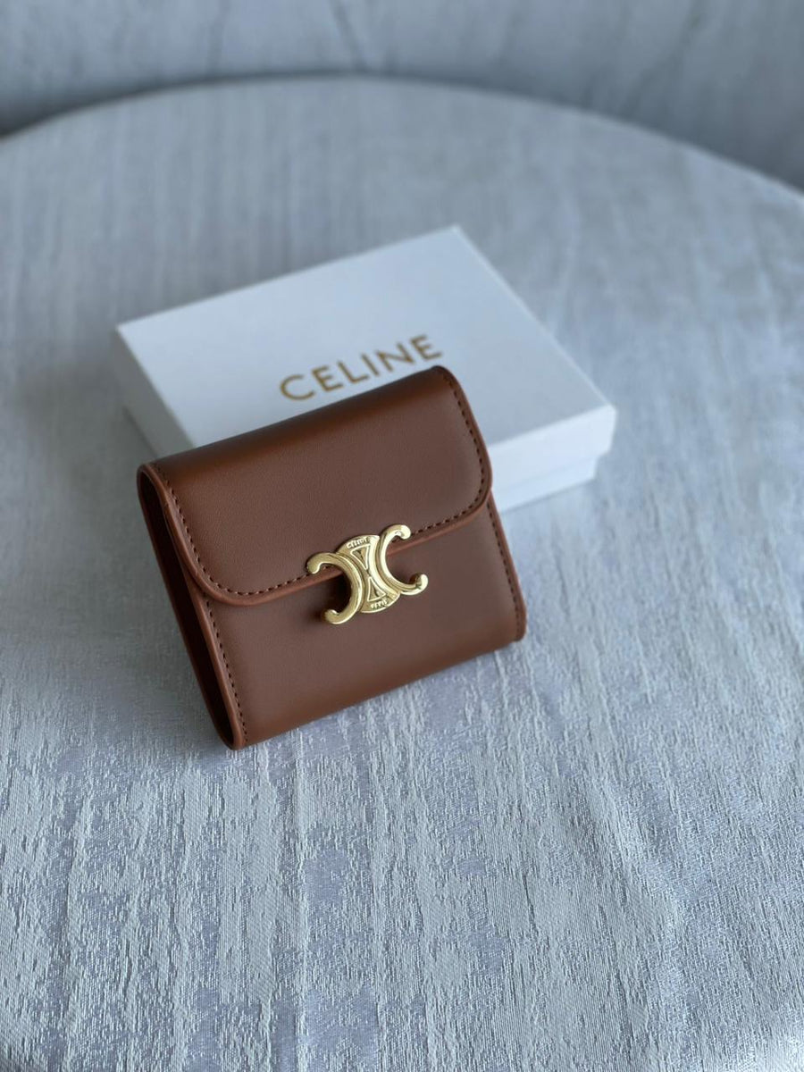 【CELINE】Small Flap Wallet TRIOMPHE パテントカーフ Women's Small flap wallet Triomphe in patent calfskin