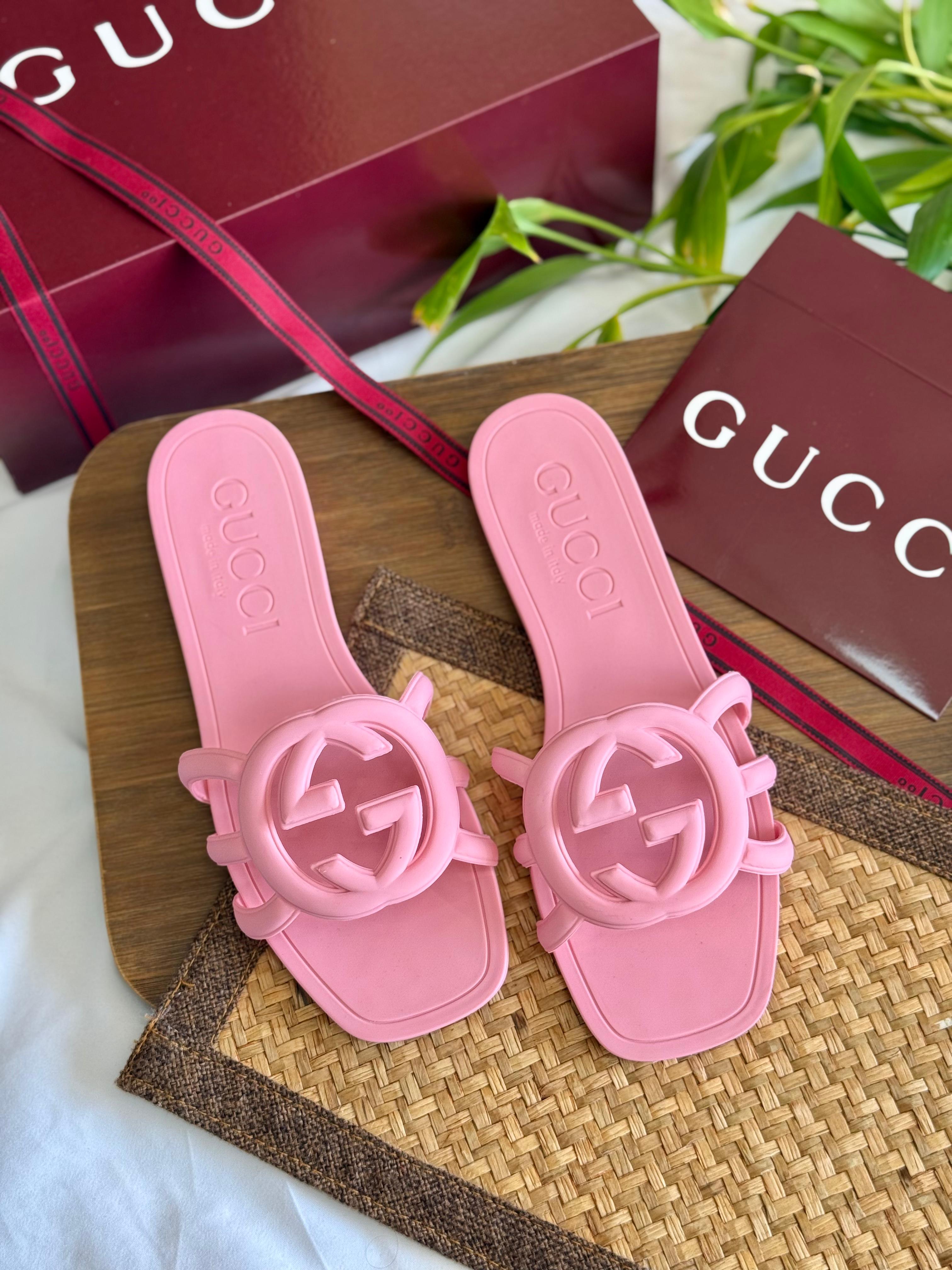 Gucci Rubber Interlocking G Sandals