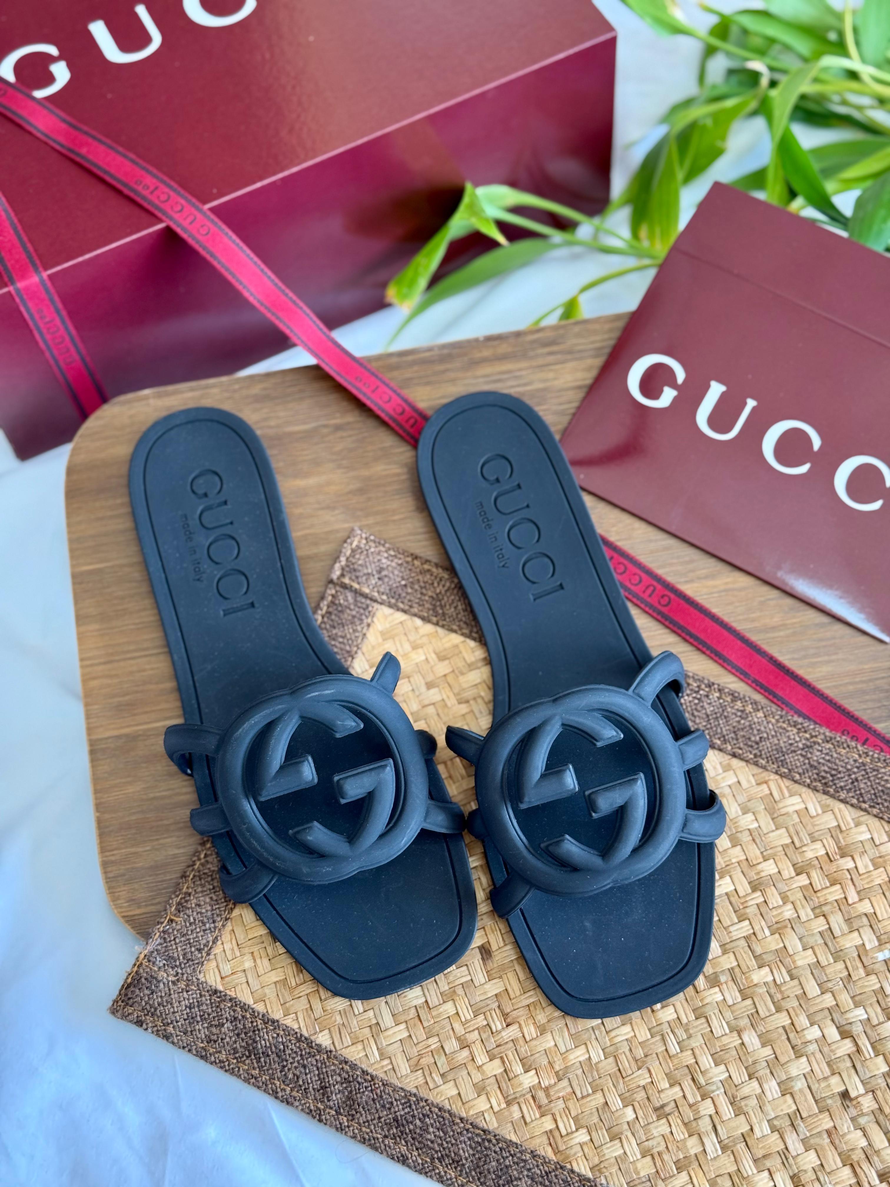 Gucci Rubber Interlocking G Sandals